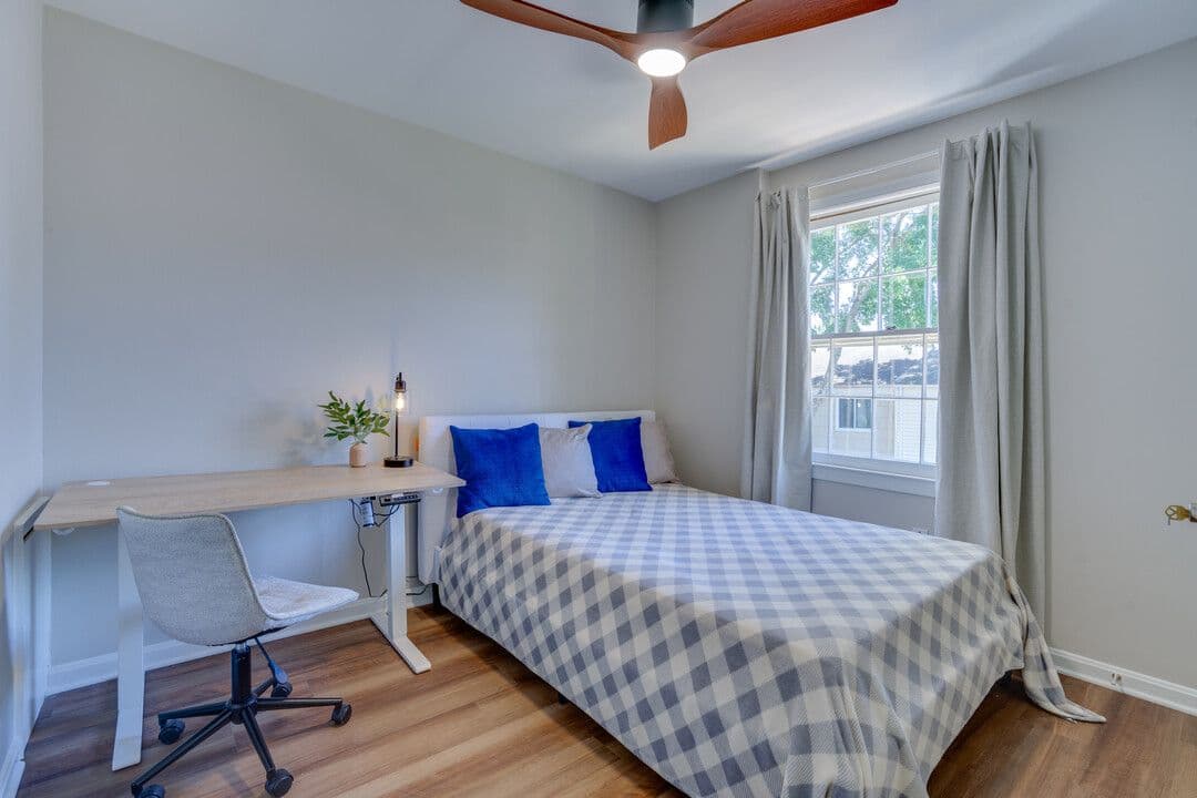Upper-level room 2 at 8056 Central Park Dr