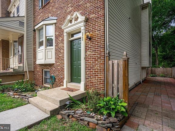 3rd image of 3700 Roxbury Ln